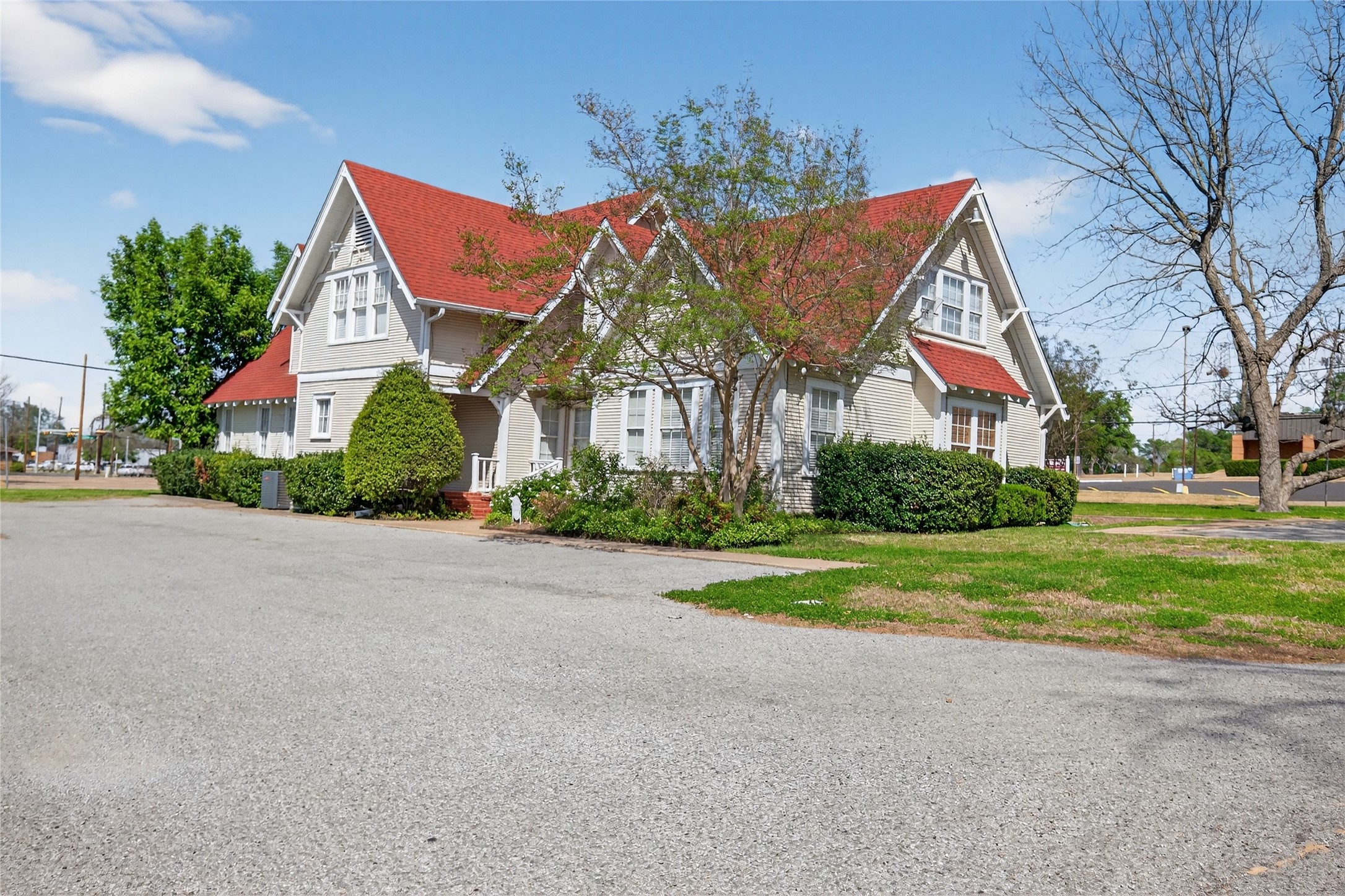 214 E College Street Athens TX 75751