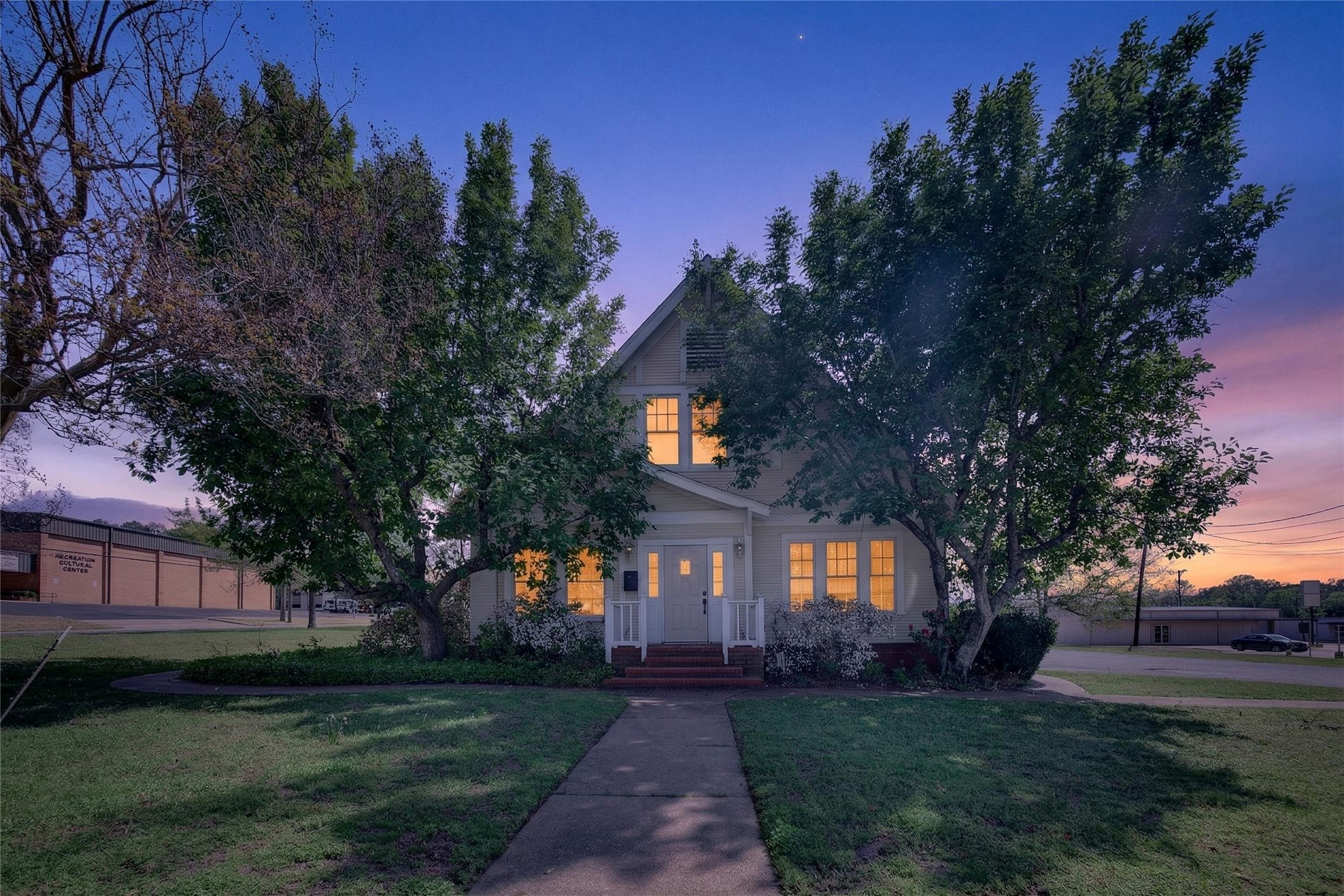 214 E College Street Athens TX 75751