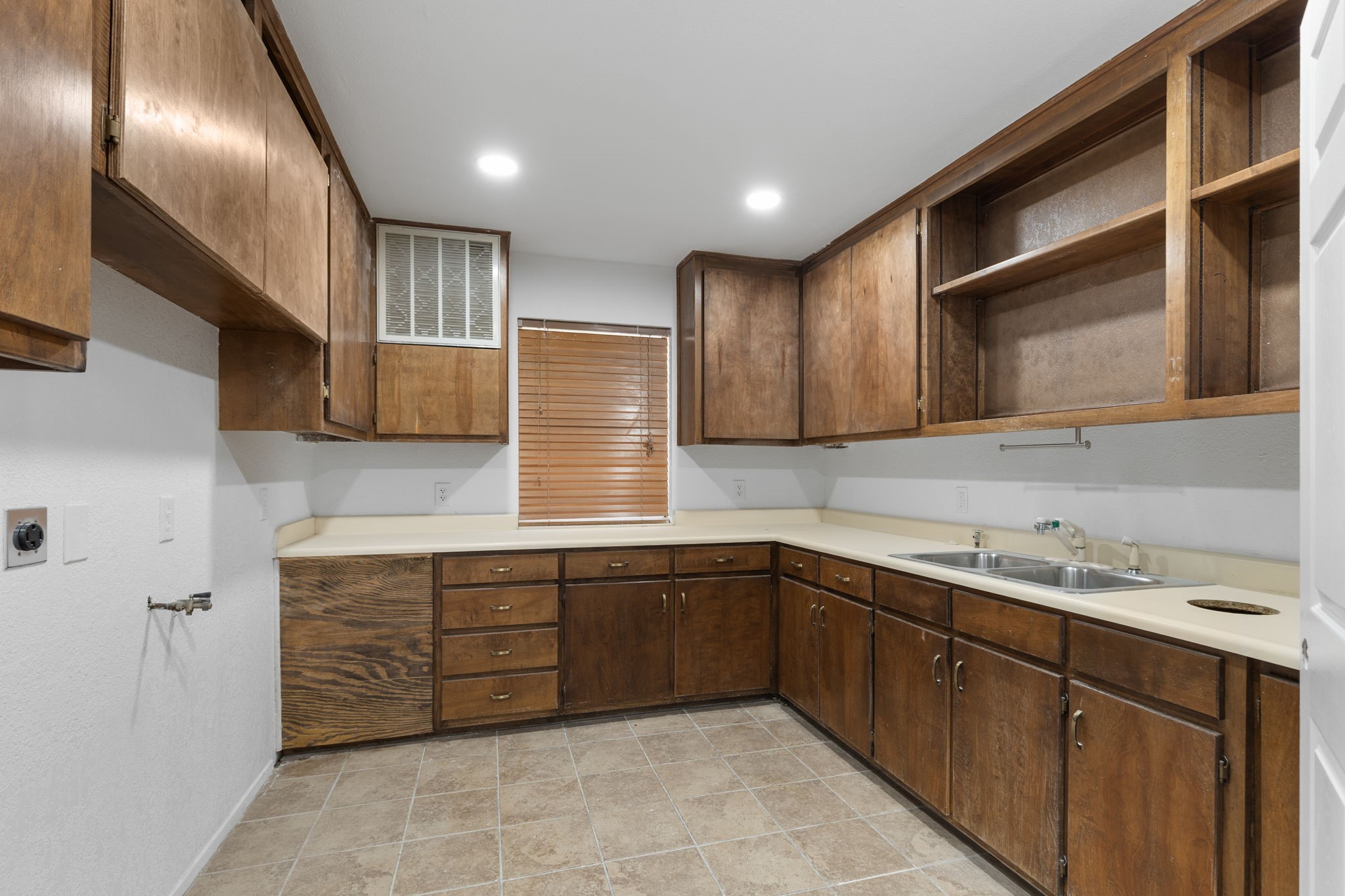 1317 East Graham TX 76450