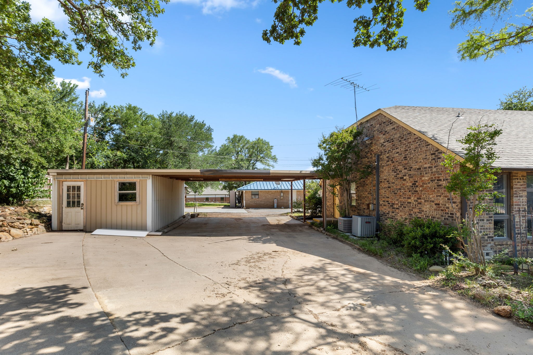 1317 East Graham TX 76450