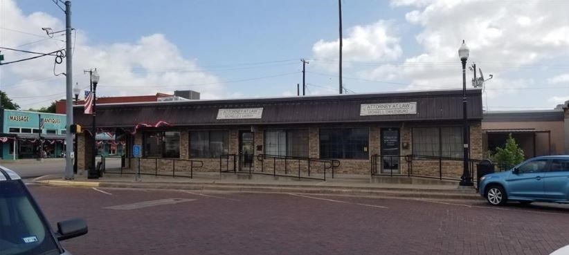 102 N Ellis Groesbeck TX 76642