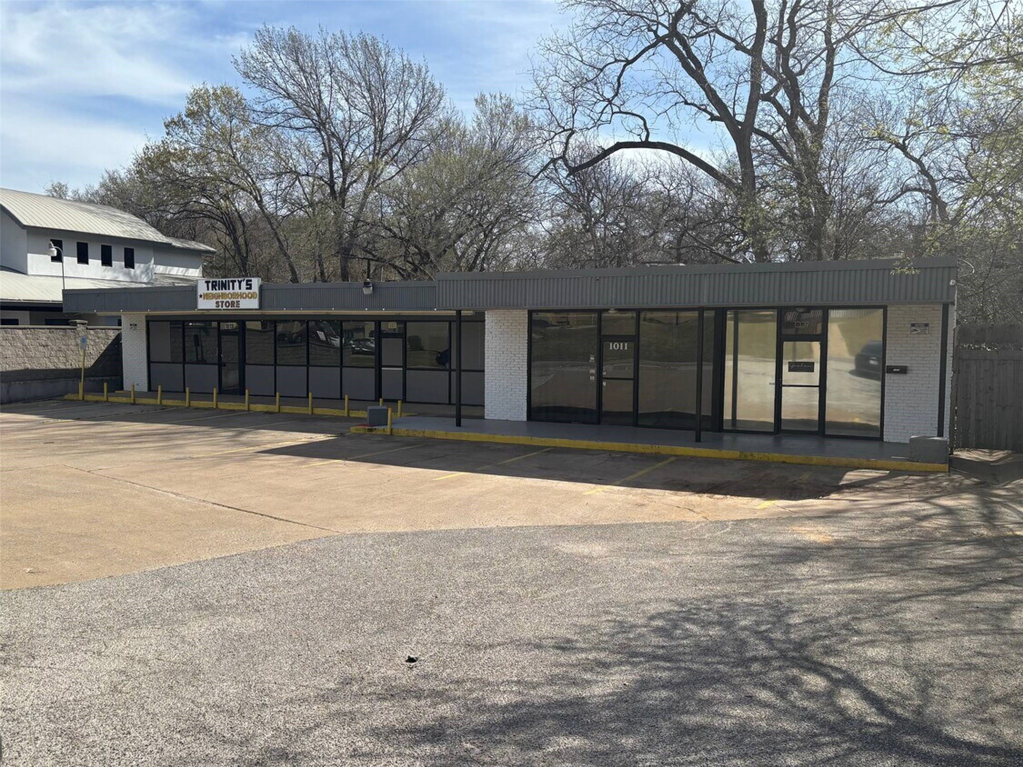 1009 N Bowen Road Arlington TX 76012