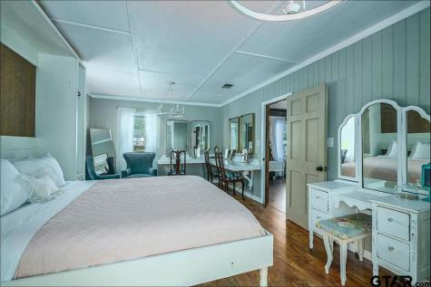 4588 Sh 110 Grand Saline TX 75140
