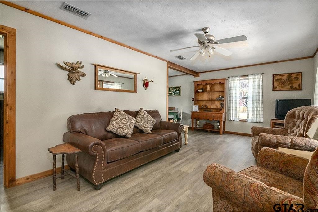 4588 Sh 110 Grand Saline TX 75140