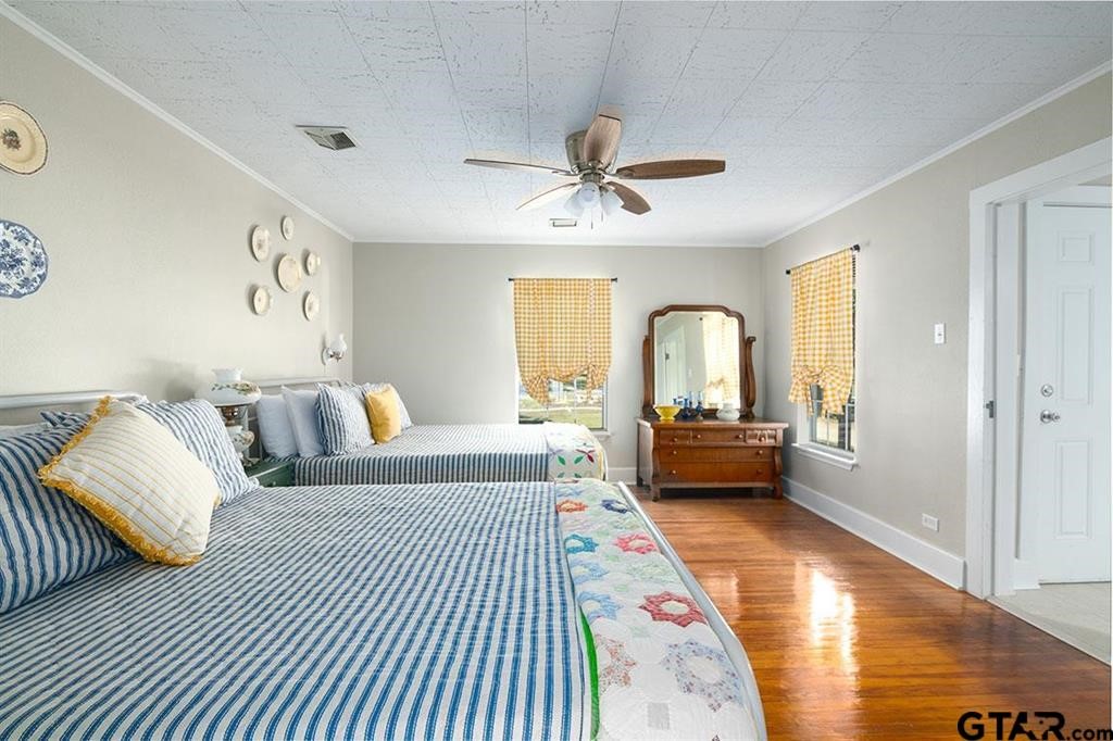 4588 Sh 110 Grand Saline TX 75140