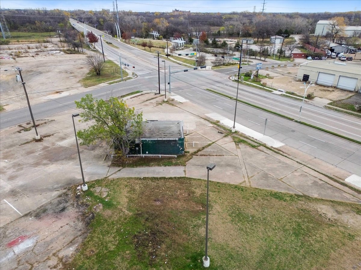 3333 Cedar Crest Boulevard Dallas TX 75203