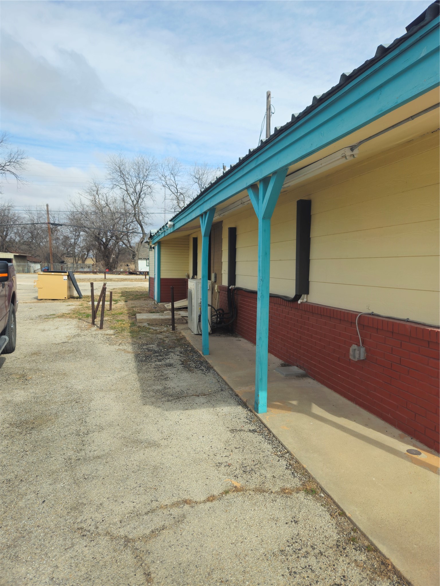 1303 E Central Avenue Comanche TX 76442