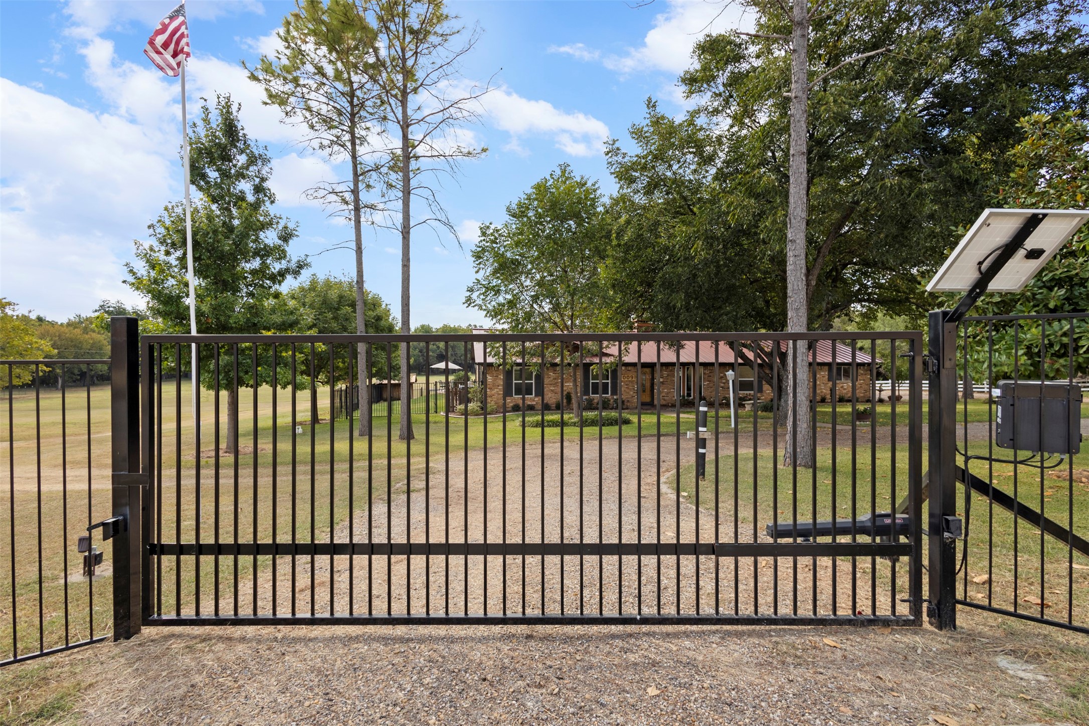 1009 W Interstate 20 Grand Prairie TX 75052