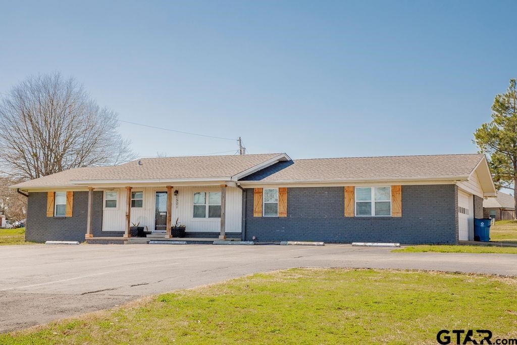 1501 S Main Street Lindale TX 75771