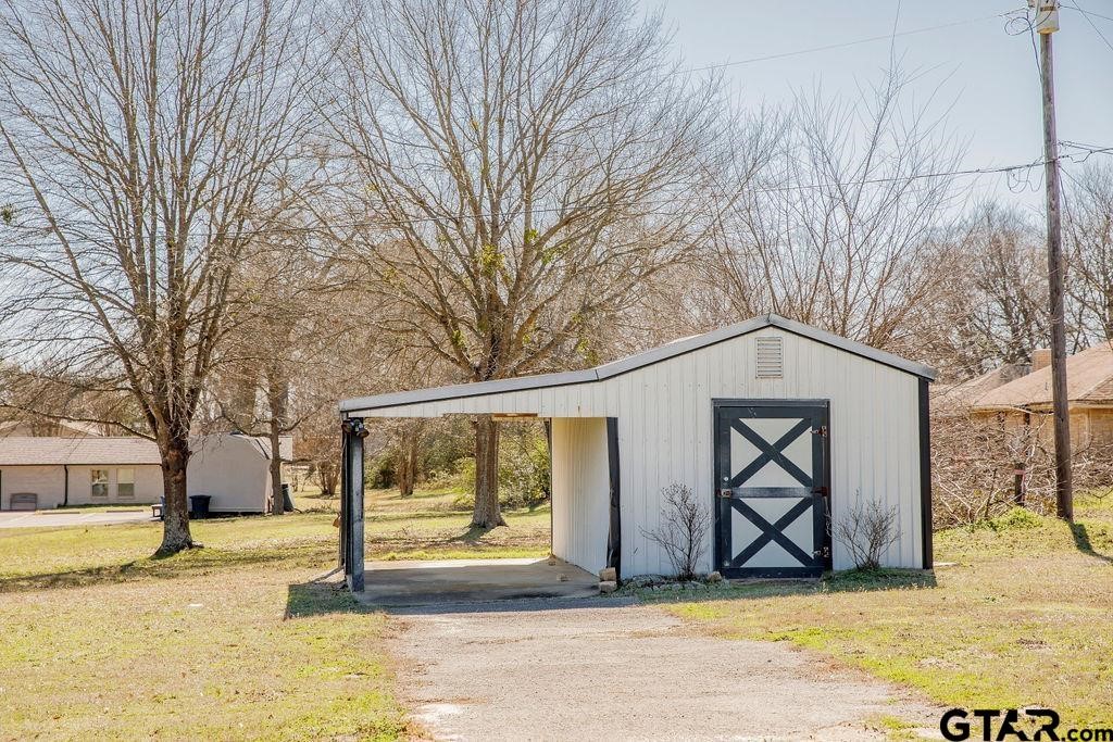 1501 S Main Street Lindale TX 75771
