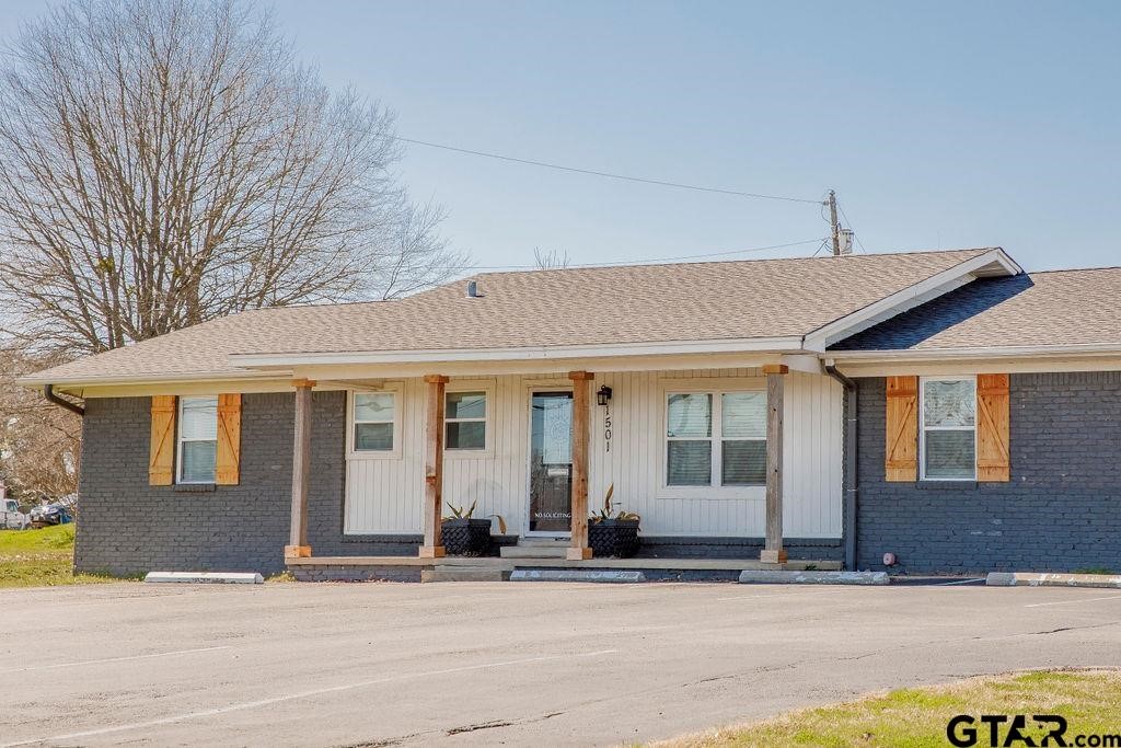 1501 S Main Street Lindale TX 75771