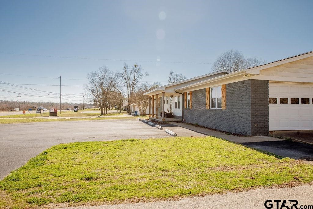 1501 S Main Street Lindale TX 75771