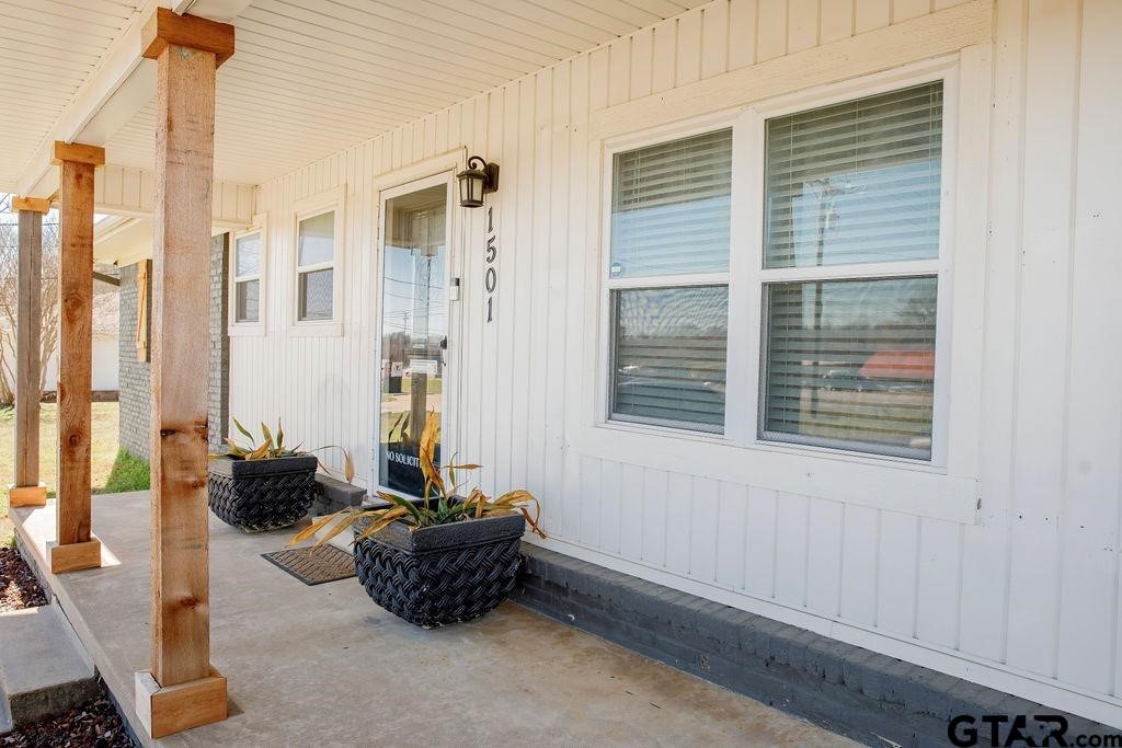 1501 S Main Street Lindale TX 75771