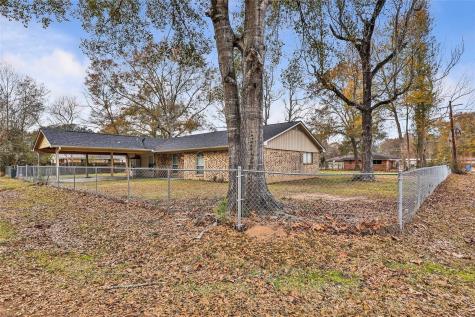 109 County Road 339 Cleveland TX 77327
