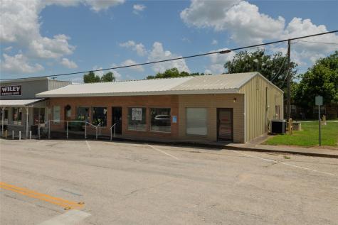113 W Decatur Street Chico TX 76431