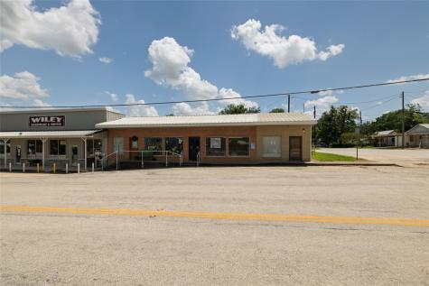 113 W Decatur Street Chico TX 76431