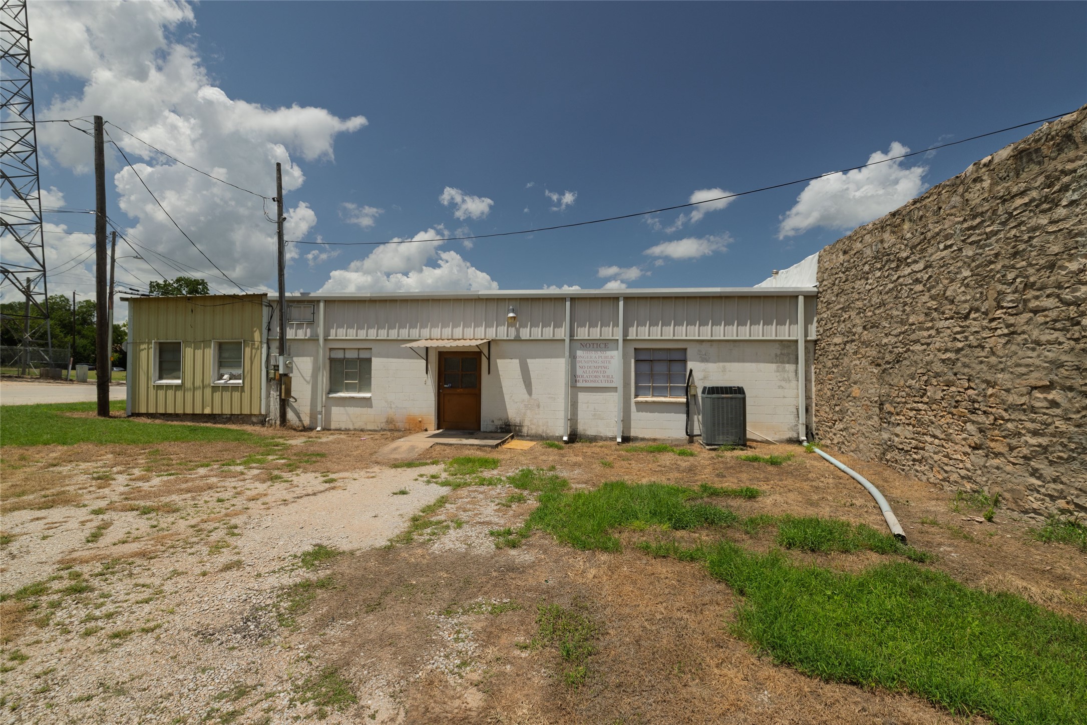 113 W Decatur Street Chico TX 76431