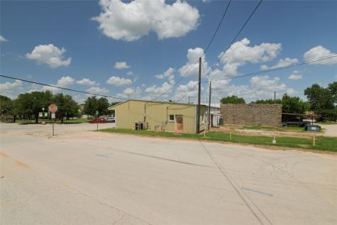 113 W Decatur Street Chico TX 76431