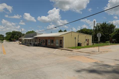113 W Decatur Street Chico TX 76431
