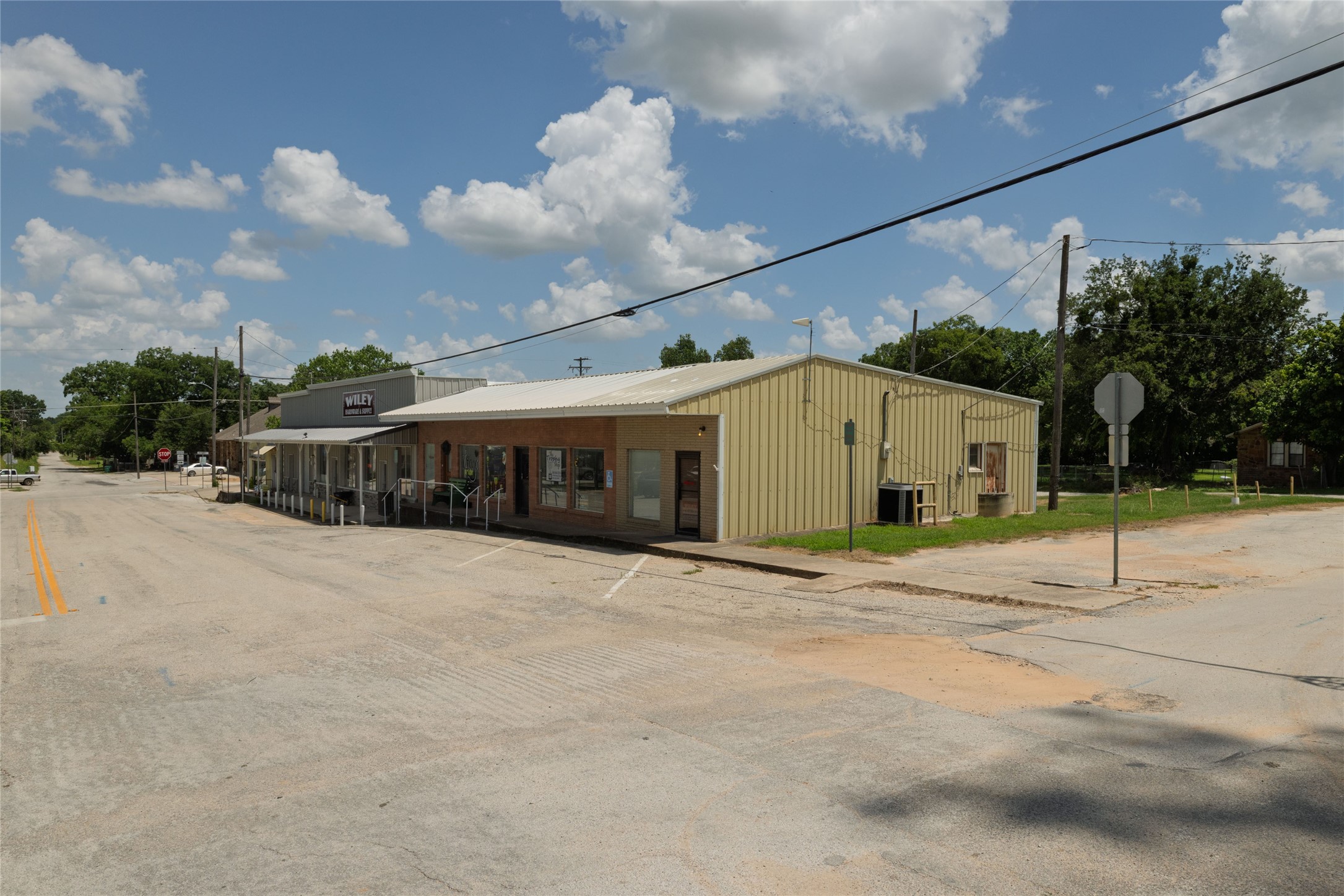 113 W Decatur Street Chico TX 76431