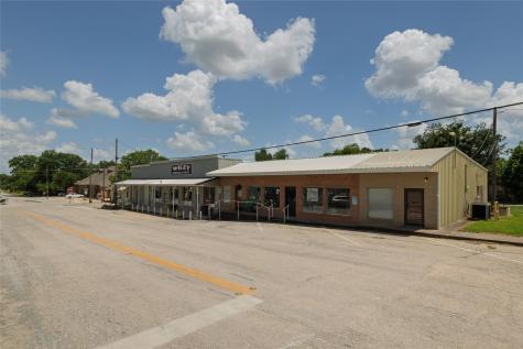 113 W Decatur Street Chico TX 76431