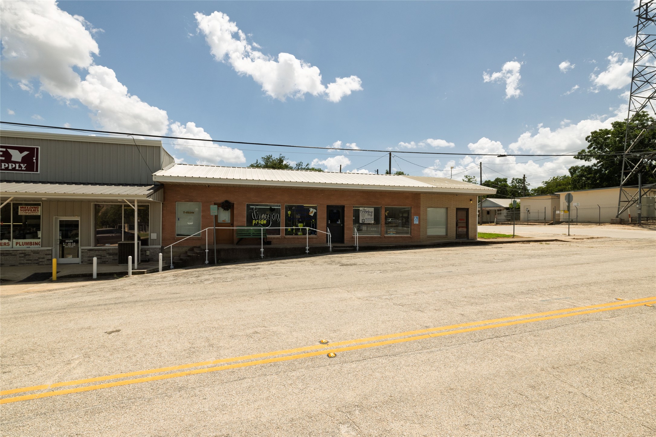 113 W Decatur Street Chico TX 76431