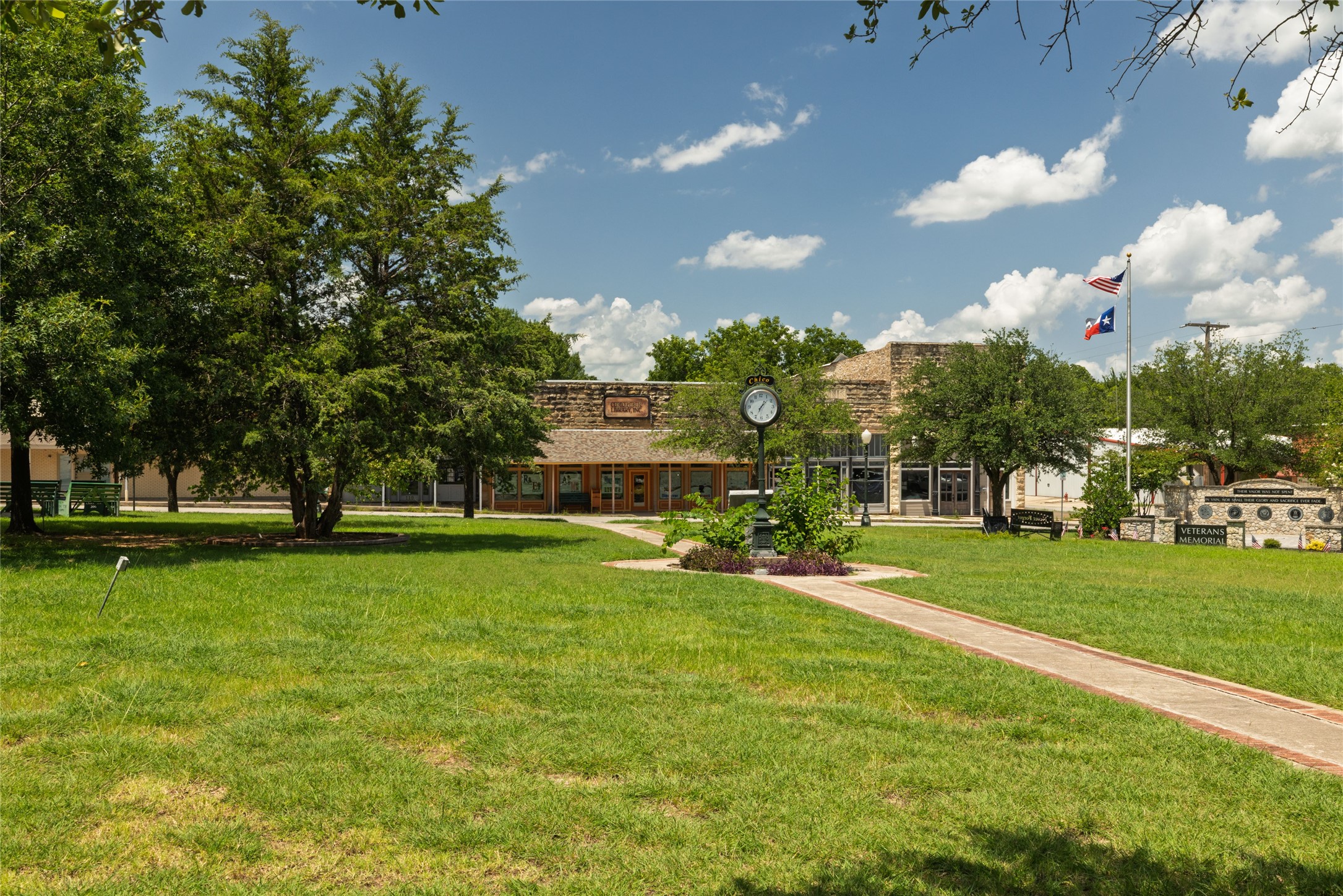 113 W Decatur Street Chico TX 76431