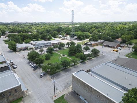 113 W Decatur Street Chico TX 76431