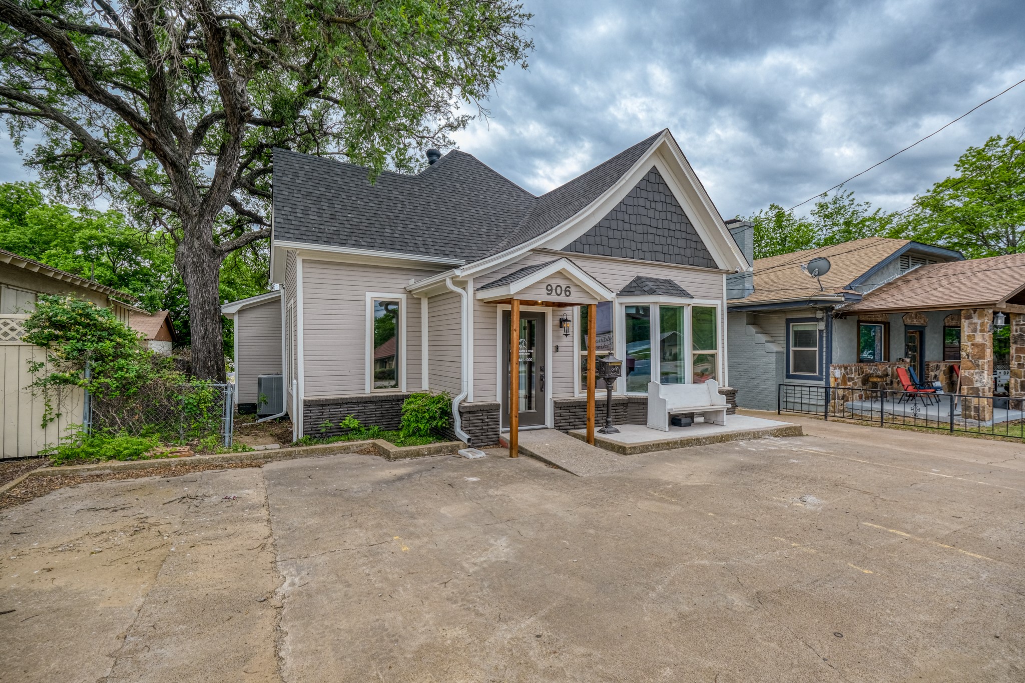 906 E Hubbard Street Mineral Wells TX 76067