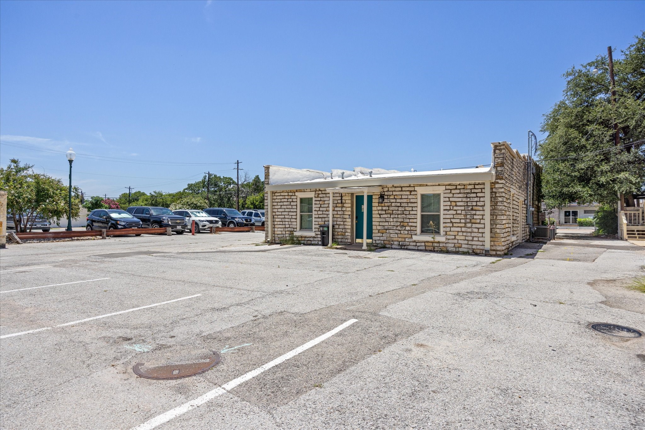 111 S Houston Street Granbury TX 76048