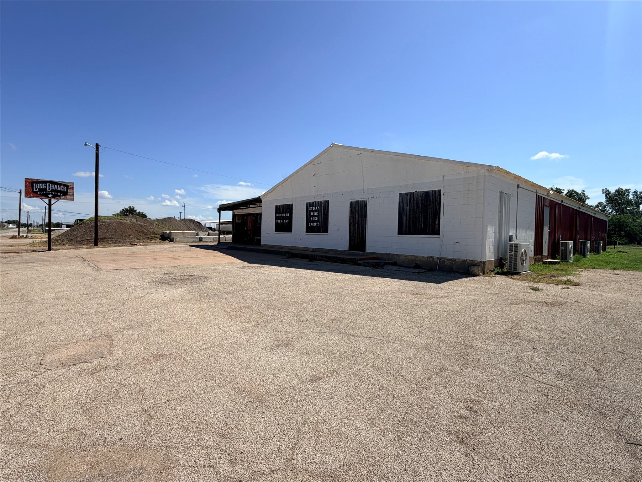 910 N Main Street Seymour TX 76380