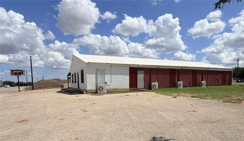 910 N Main Street Seymour TX 76380