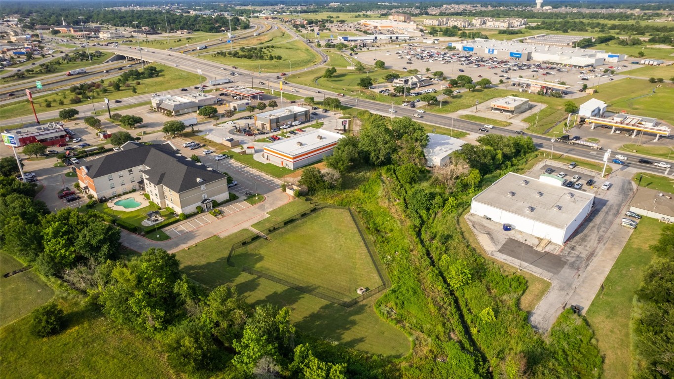7716 Wesley Street Greenville TX 75402