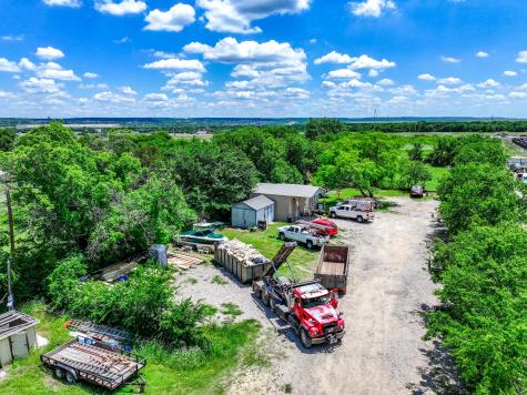 1013 E Fishcreek Road Grand Prairie TX 75052