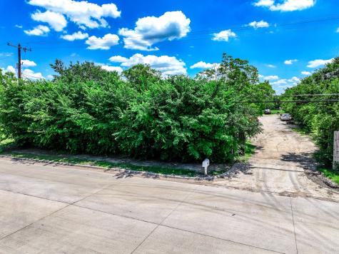 1013 E Fishcreek Road Grand Prairie TX 75052