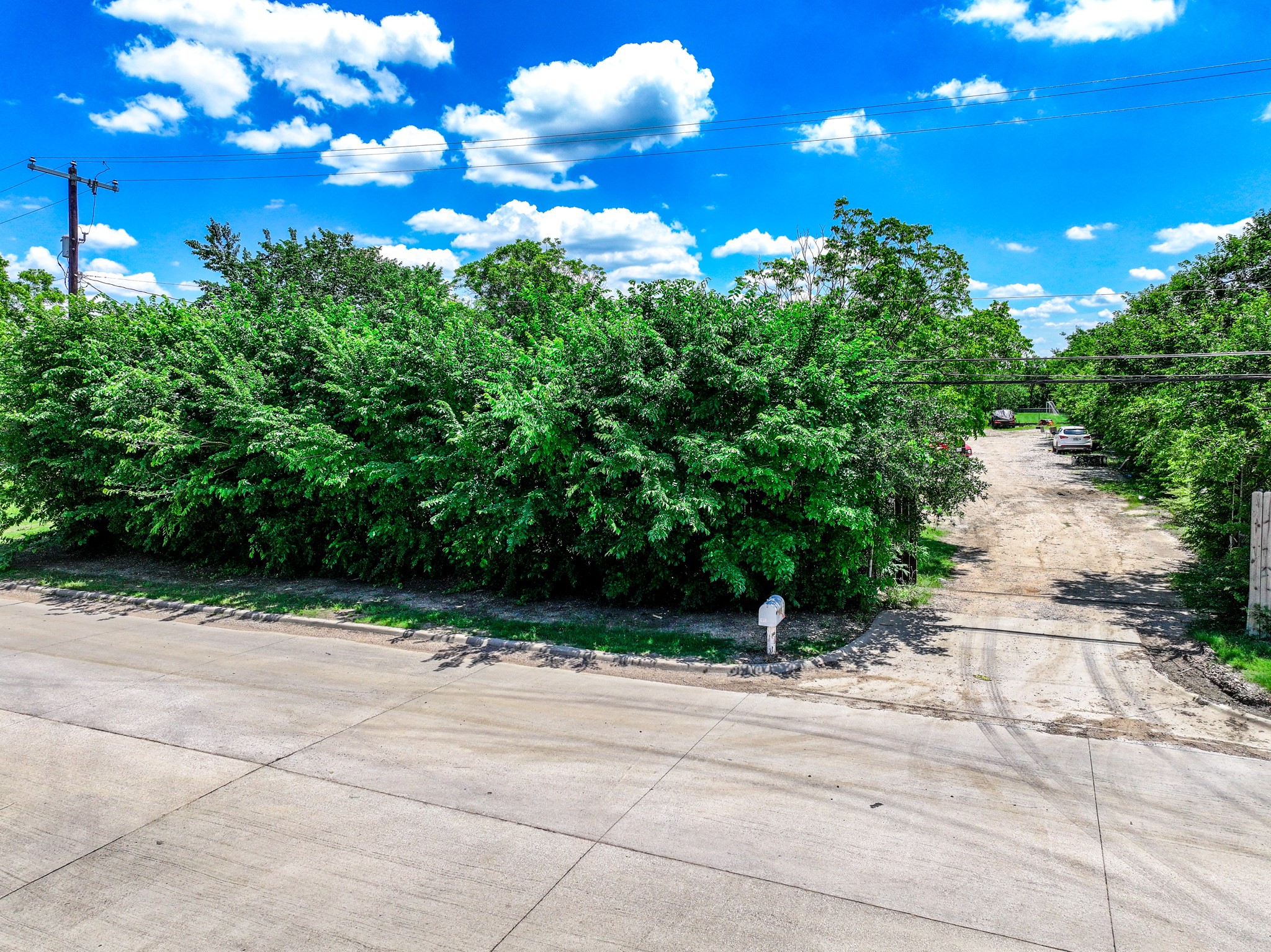 1013 E Fishcreek Road Grand Prairie TX 75052