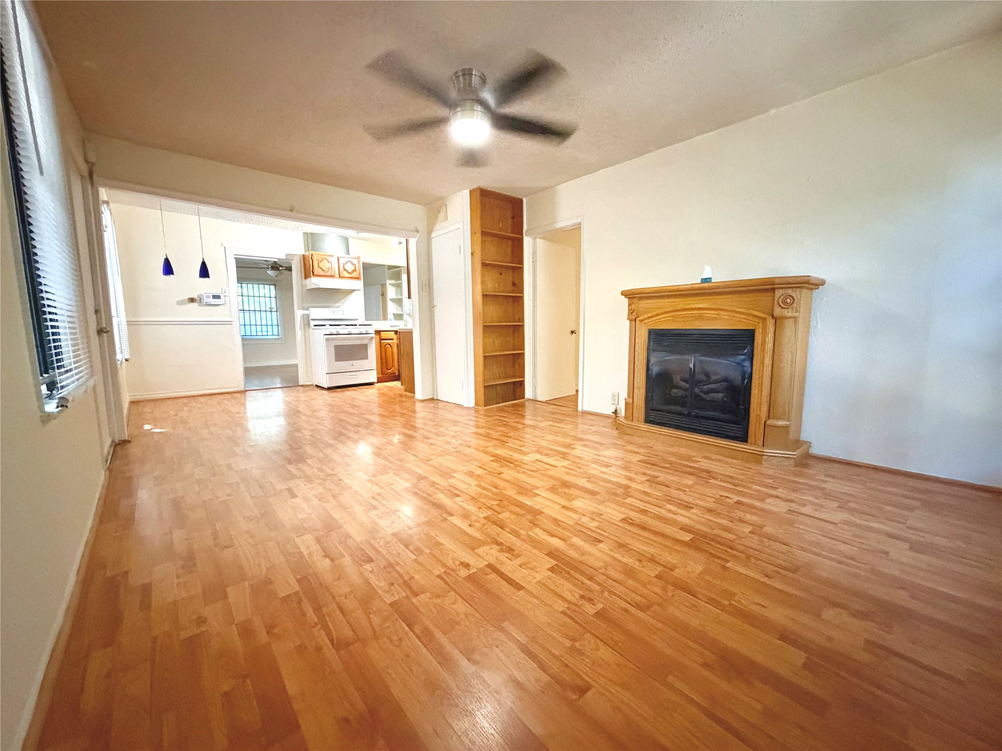 611 Crestside Dr Drive Duncanville TX 75137