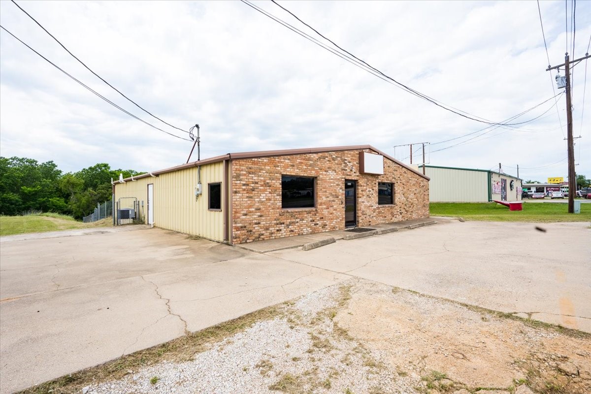 11361 & 11363 Fm 730 N Reno TX 76020