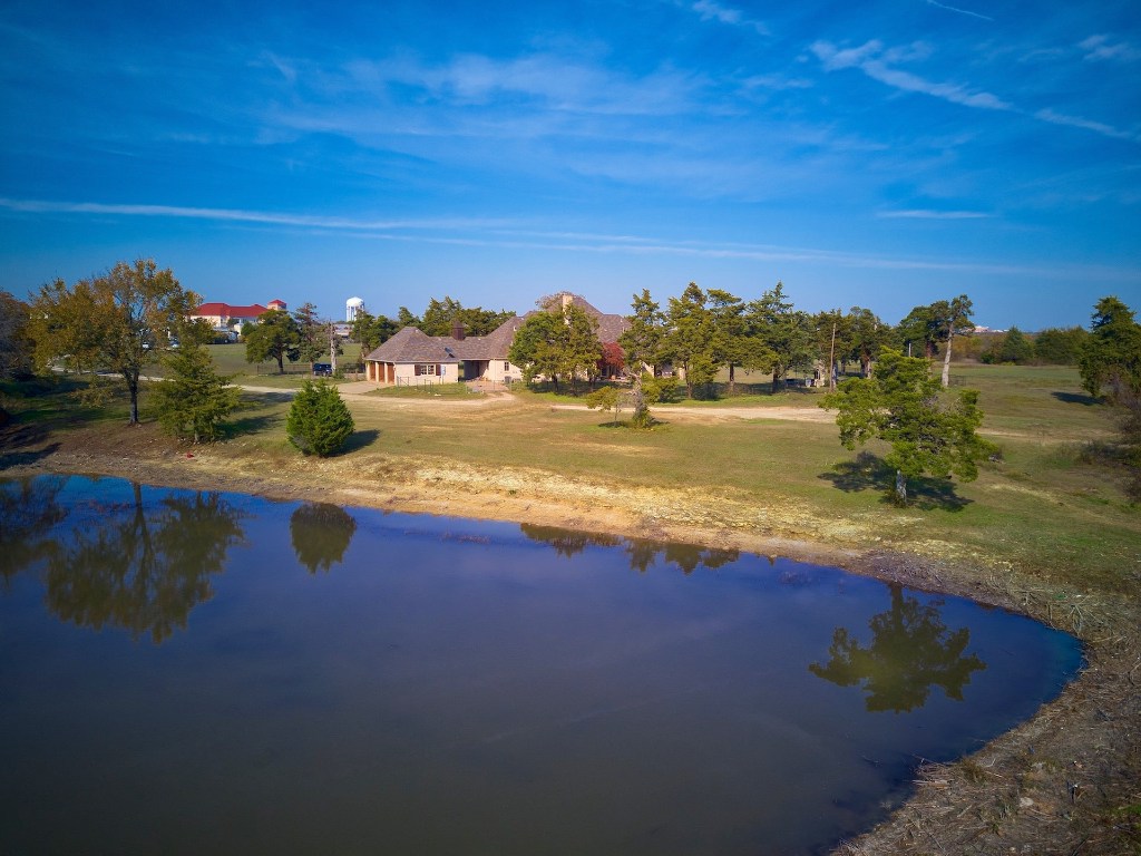 1318 N J Elmer Weaver Freeway Cedar Hill TX 75104