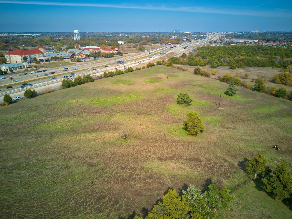 1318 N J Elmer Weaver Freeway Cedar Hill TX 75104