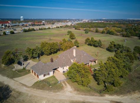 1318 N J Elmer Weaver Freeway Cedar Hill TX 75104