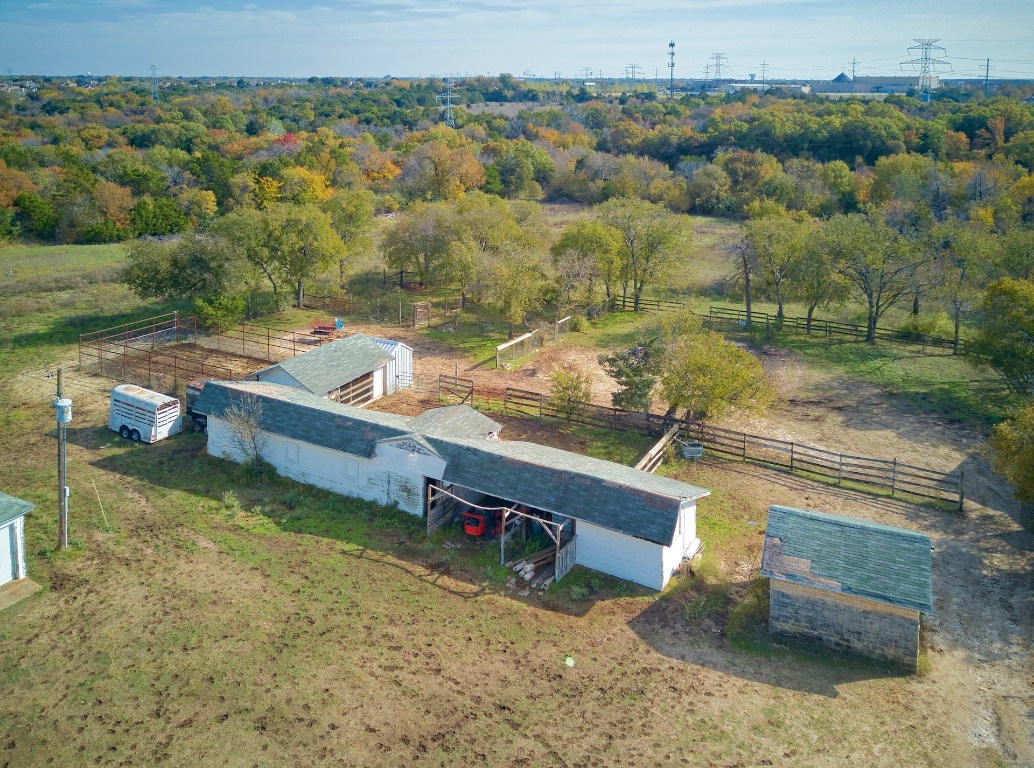1318 N J Elmer Weaver Freeway Cedar Hill TX 75104