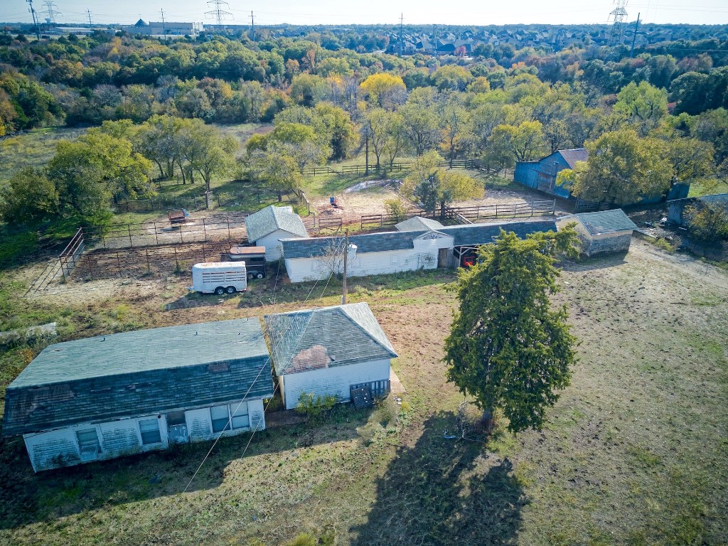 1318 N J Elmer Weaver Freeway Cedar Hill TX 75104