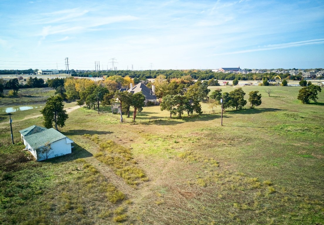 1318 N J Elmer Weaver Freeway Cedar Hill TX 75104