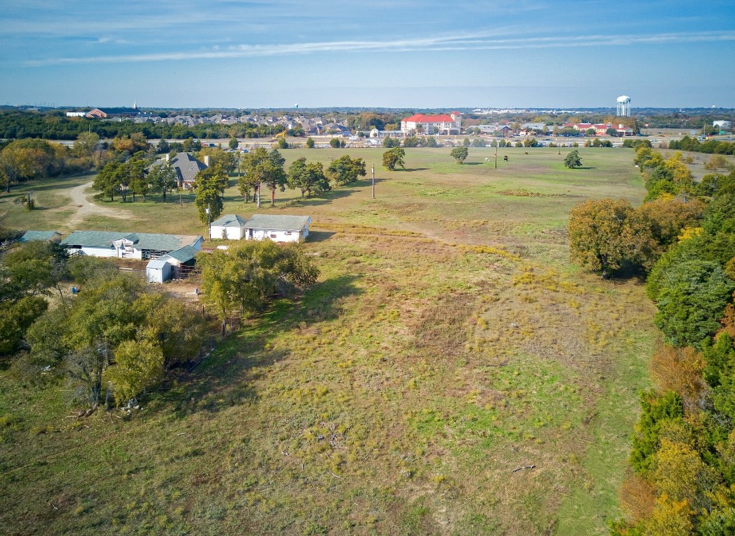1318 N J Elmer Weaver Freeway Cedar Hill TX 75104