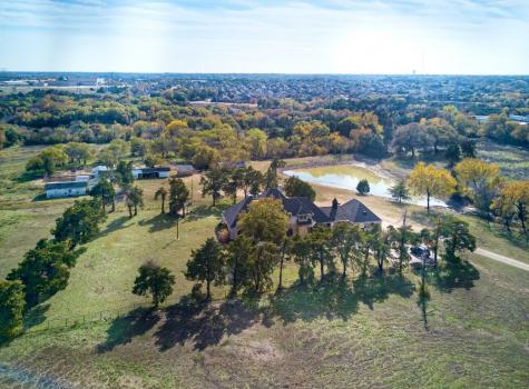 1318 N J Elmer Weaver Freeway Cedar Hill TX 75104