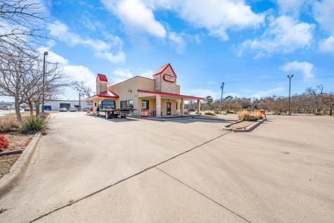 1014 W Moore Avenue Terrell TX 75160