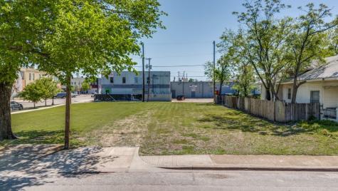 404 Sunset Avenue Dallas TX 75208
