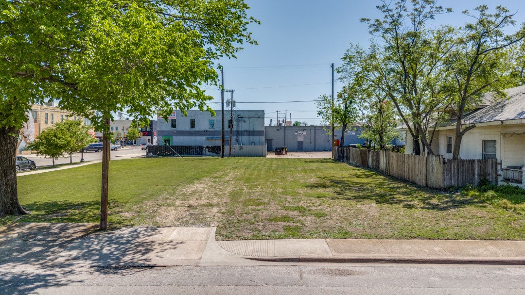 404 Sunset Avenue Dallas TX 75208