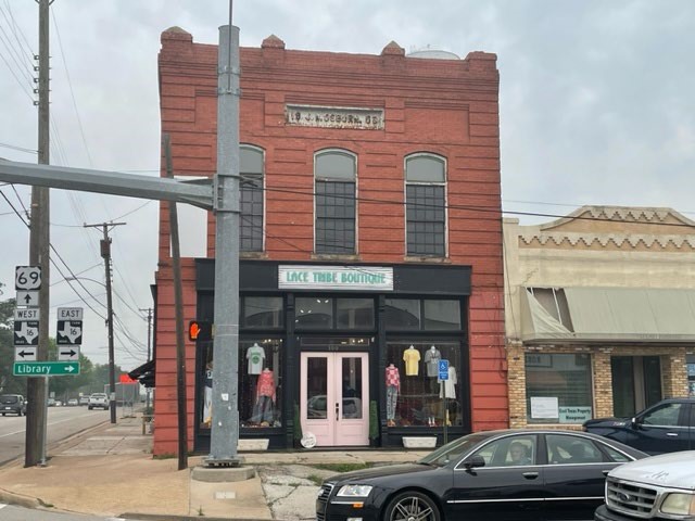 100 E Hubbard Street Lindale TX 75771